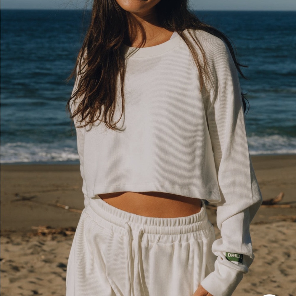 Daily drills cropped white thermal NWT xs/s
